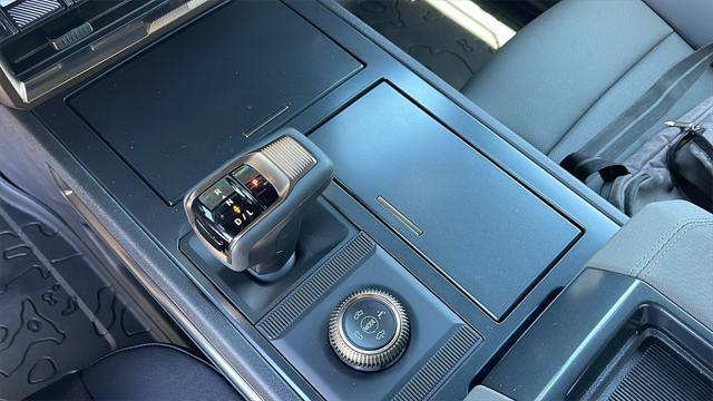 Photo of 2025 Interstellar White GMC HUMMER EV Pickup