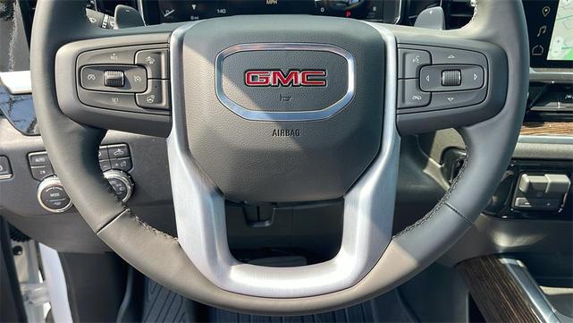 Photo of 2025 Summit White GMC Sierra 1500