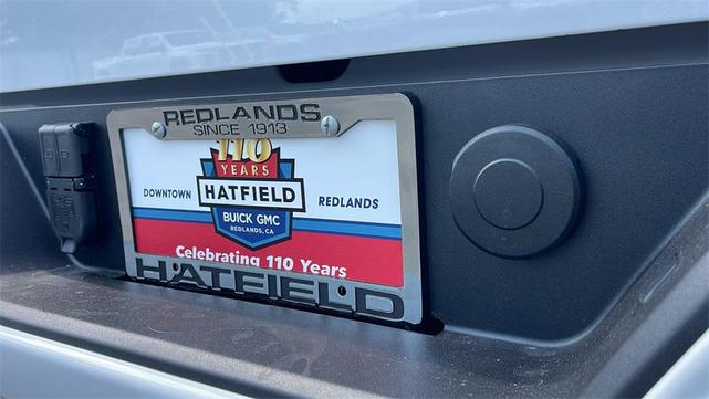 Photo of 2025 Summit White GMC Sierra 1500