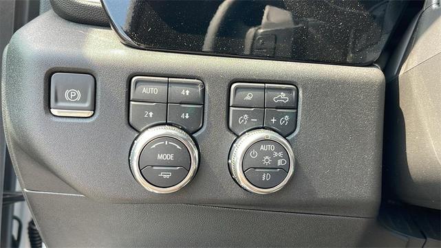 Photo of 2025 Summit White GMC Sierra 1500