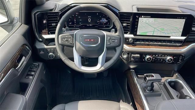 Photo of 2025 Summit White GMC Sierra 1500