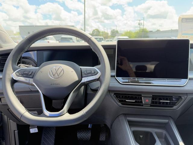 Photo of 2025 Platinum Gray Metallic Volkswagen Tiguan