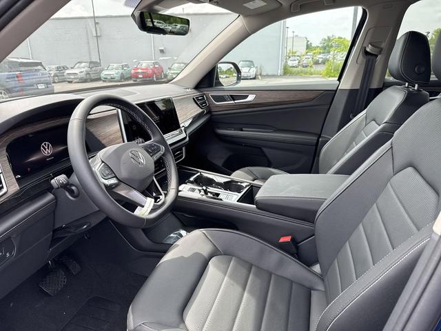 Photo of 2025 Deep Black Pearl Volkswagen Atlas
