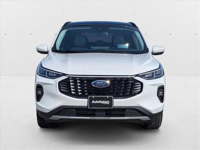 Photo of 2025 Star White Ford Escape