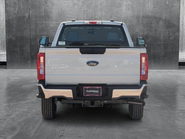 Photo of 2025 Oxford White Ford F-250