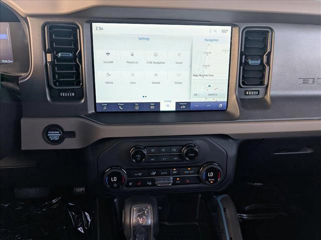 Photo of 2024 Oxford White Ford Bronco