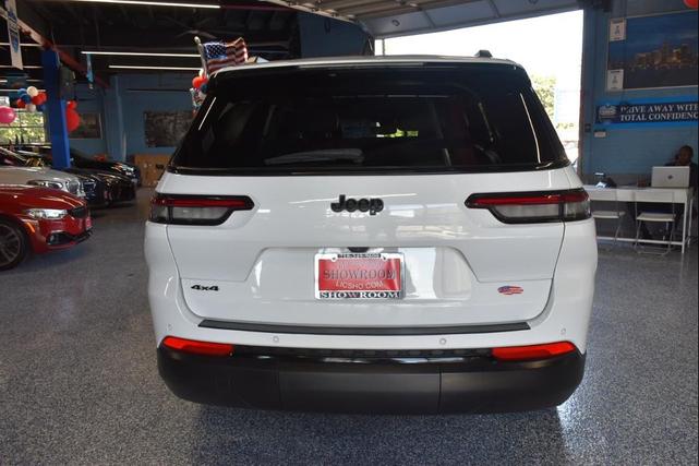 Photo of 2024 Bright White Clearcoat Jeep Grand Cherokee L