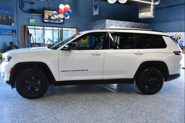 Photo of 2024 Bright White Clearcoat Jeep Grand Cherokee L