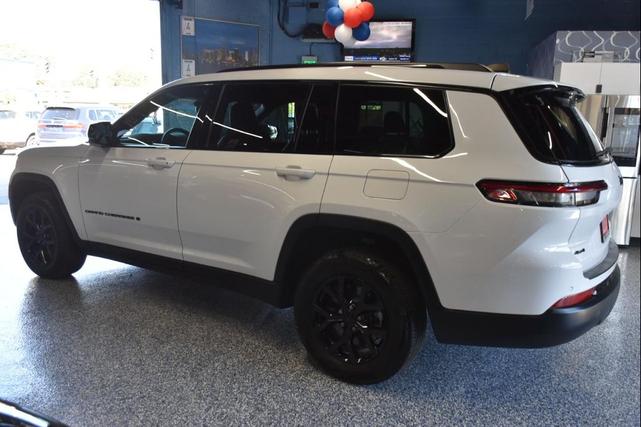 Photo of 2024 Bright White Clearcoat Jeep Grand Cherokee L