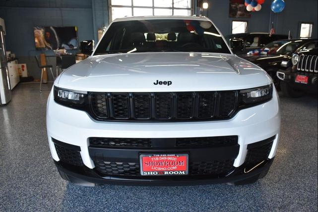 Photo of 2024 Bright White Clearcoat Jeep Grand Cherokee L