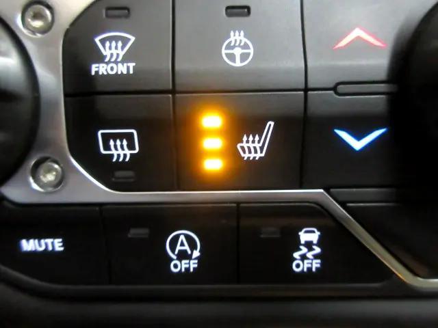 Photo of 2020 Black Clearcoat Jeep Wrangler Unlimited