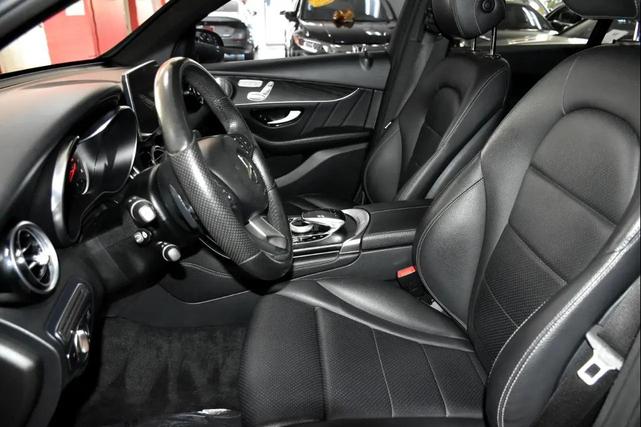 Photo of 2018 Blue Mercedes-Benz GLC 300