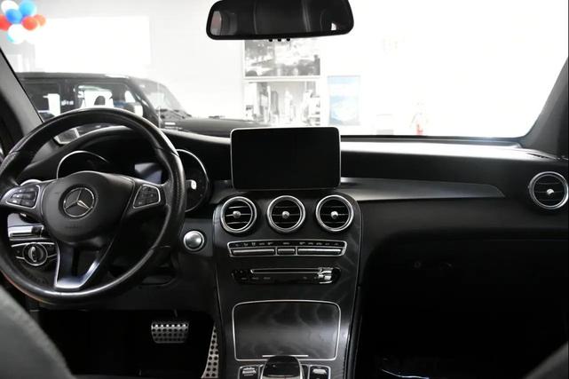 Photo of 2018 Blue Mercedes-Benz GLC 300