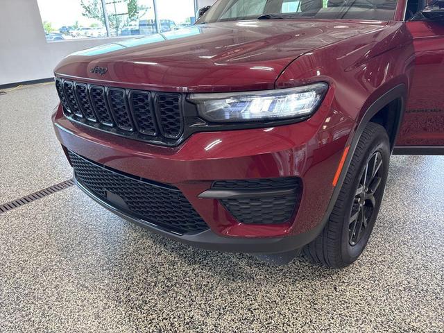 Photo of 2024 Velvet Red Pearlcoat Jeep Grand Cherokee