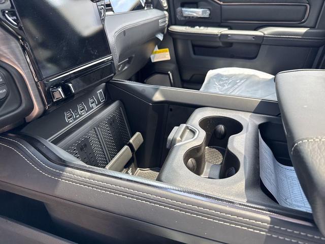 Photo of 2025 Granite Crystal Metallic Clearcoat RAM 2500