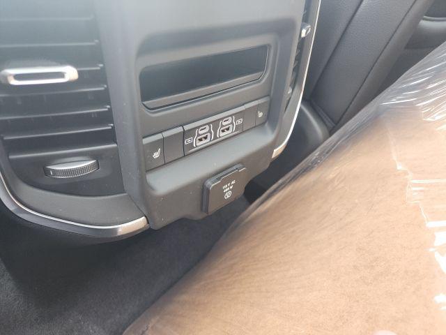 Photo of 2025 Bright White Clearcoat RAM 1500