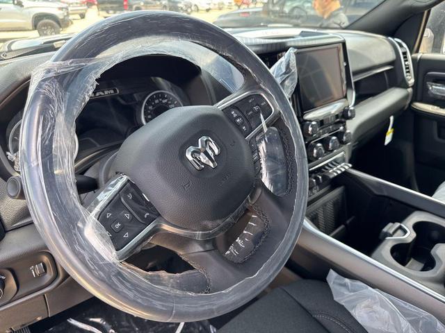 Photo of 2025 Diamond Black Crystal Pearlcoat RAM 2500