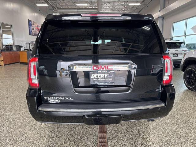 Photo of 2018 Onyx Black GMC Yukon XL