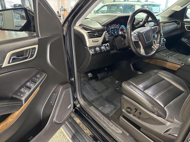 Photo of 2018 Onyx Black GMC Yukon XL