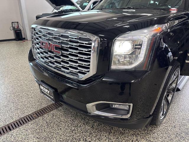 Photo of 2018 Onyx Black GMC Yukon XL