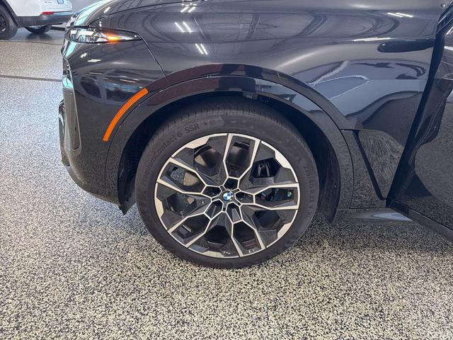 Photo of 2024 Black Sapphire Metallic BMW X7