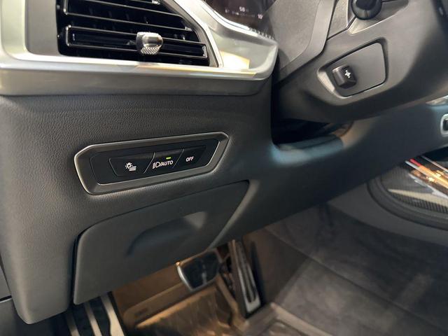 Photo of 2024 Black Sapphire Metallic BMW X7