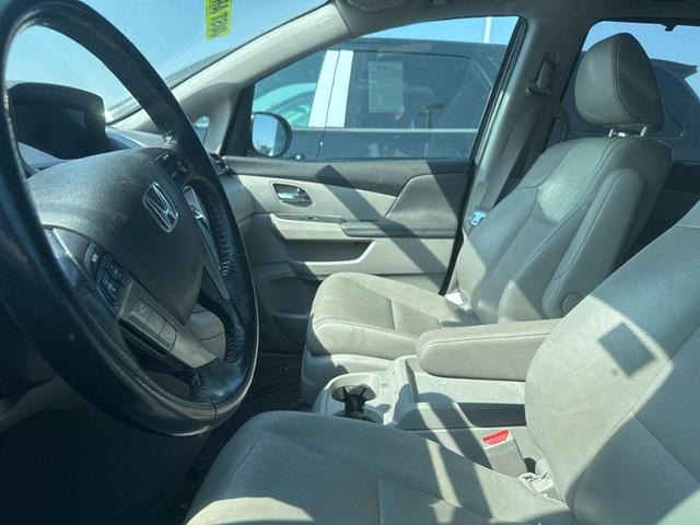 Photo of 2016 Lunar Silver Metallic Honda Odyssey