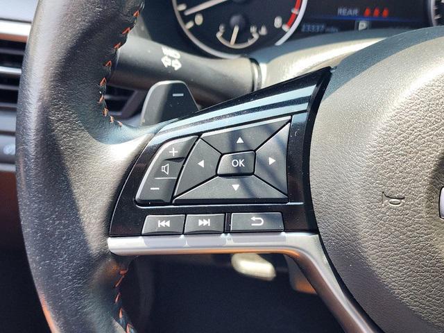 Photo of 2024 Super Black Clearcoat Nissan Altima