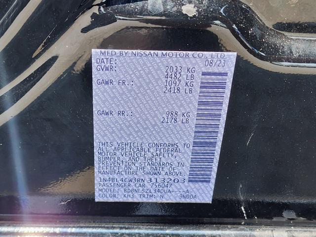 Photo of 2024 Super Black Clearcoat Nissan Altima