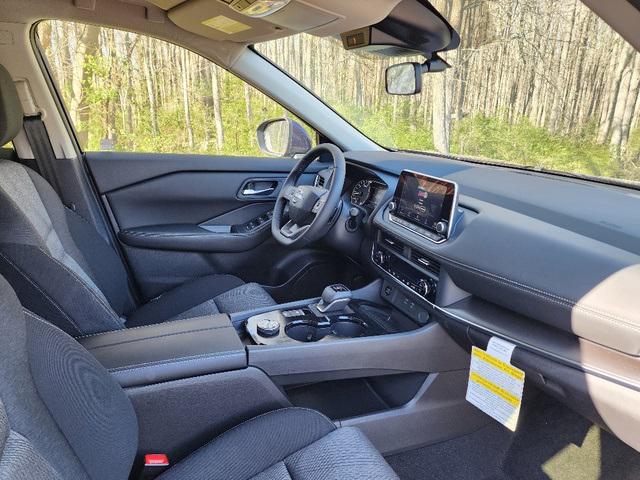 Photo of 2025 Deep Ocean Blue Pearl Nissan Rogue
