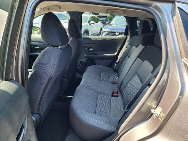 Photo of 2025 Gun Metallic Nissan Kicks