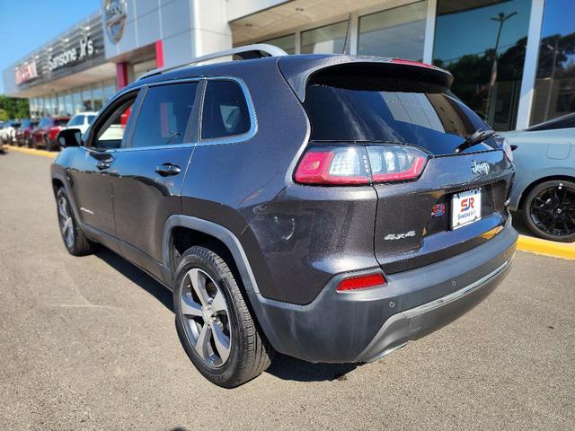 Photo of 2019 Granite Crystal Metallic Clearcoat Jeep Cherokee