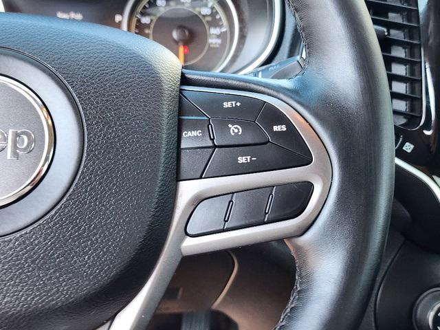 Photo of 2019 Granite Crystal Metallic Clearcoat Jeep Cherokee