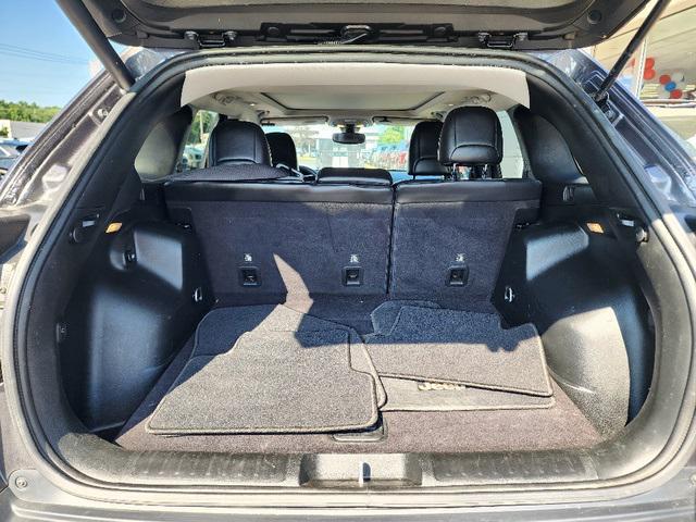 Photo of 2019 Granite Crystal Metallic Clearcoat Jeep Cherokee