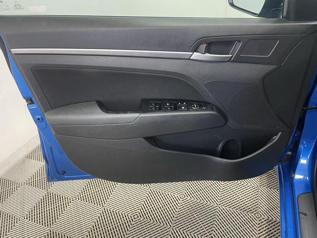 Photo of 2017 Electric Blue Metallic Hyundai ELANTRA