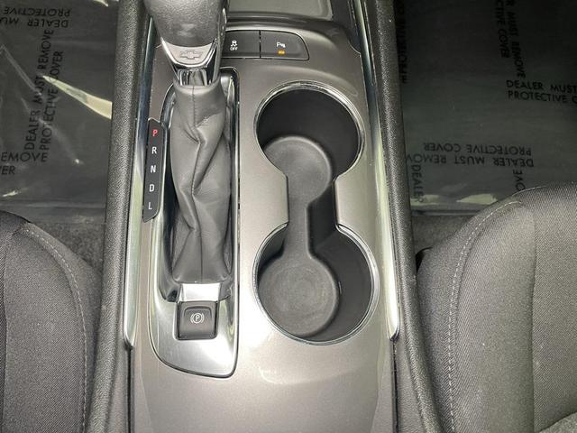 Photo of 2024 Summit White Chevrolet Malibu