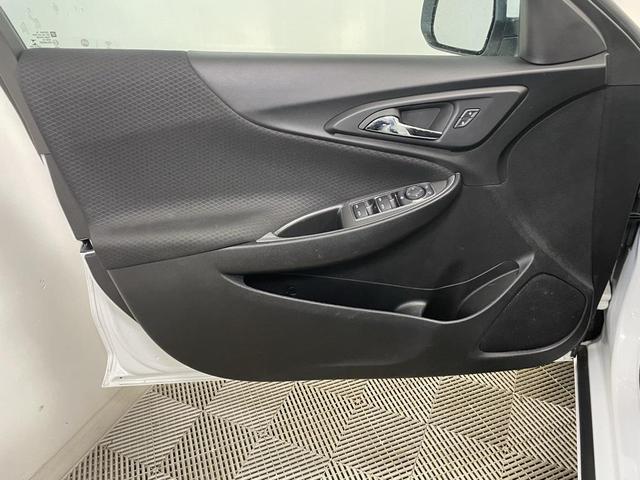 Photo of 2024 Summit White Chevrolet Malibu