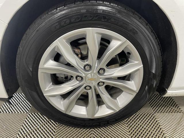 Photo of 2024 Summit White Chevrolet Malibu