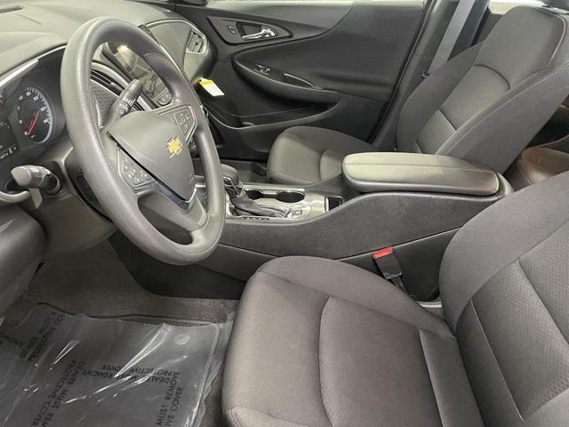 Photo of 2024 Summit White Chevrolet Malibu