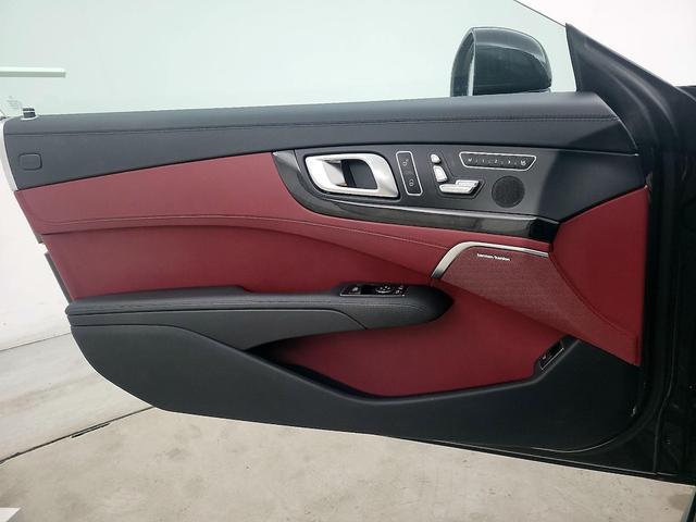 Photo of 2020 Gray Mercedes-Benz SL 550