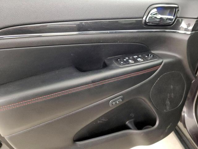 Photo of 2020 Gray Jeep Grand Cherokee
