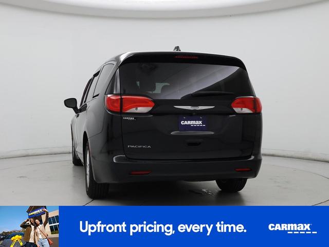 Photo of 2017 Black Chrysler Pacifica