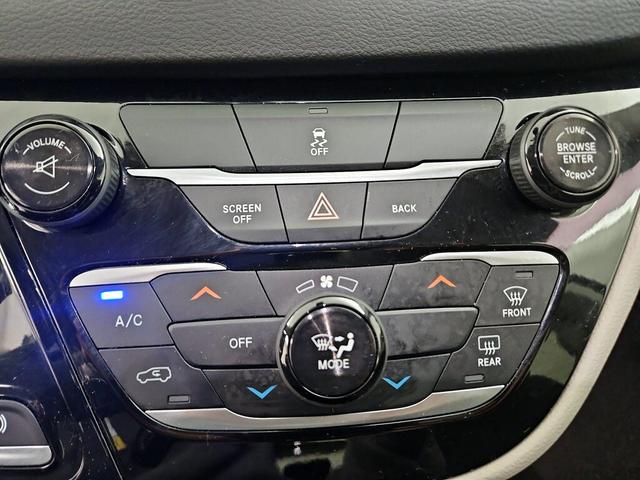 Photo of 2017 Black Chrysler Pacifica