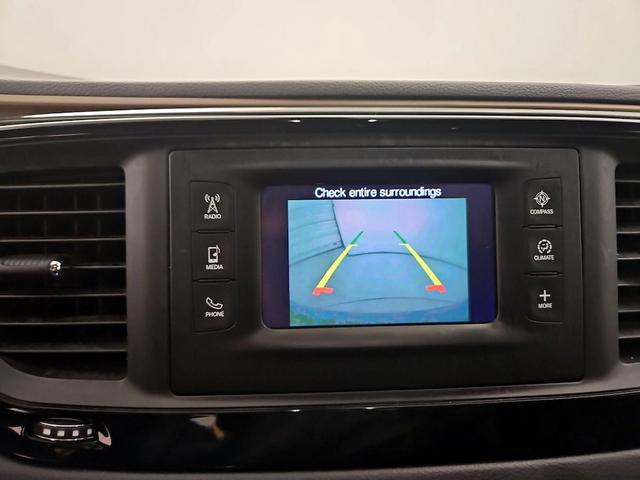 Photo of 2017 Black Chrysler Pacifica