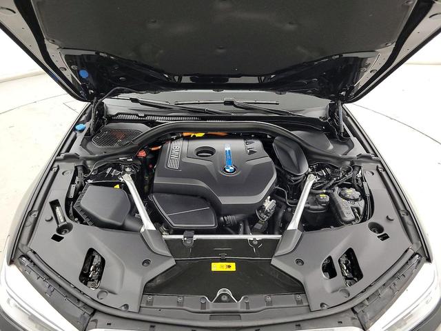 Photo of 2019 Black BMW 530e