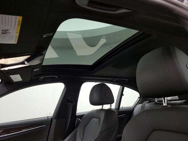 Photo of 2019 Black BMW 530e