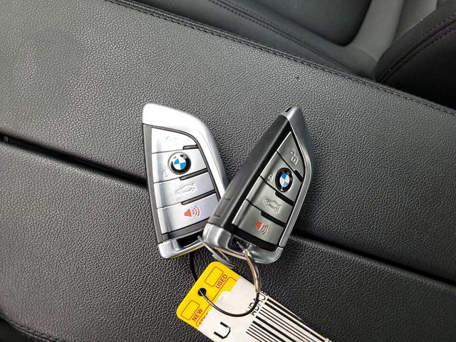 Photo of 2019 Black BMW 530e