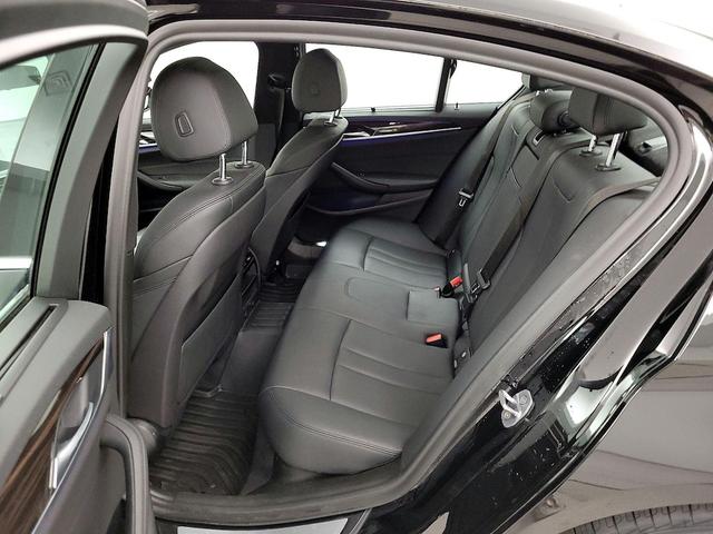 Photo of 2019 Black BMW 530e