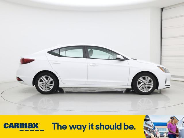 Photo of 2020 White Hyundai ELANTRA