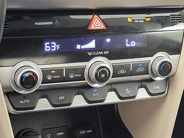 Photo of 2020 White Hyundai ELANTRA